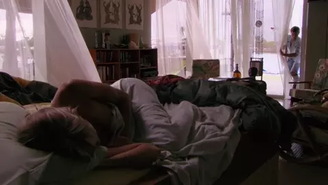 Mircea Monroe - Into the Blue 2 (2009)