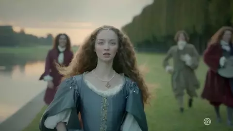 Noemie Schmidt, Alexia Giordano nude - Versailles S01E01-02 (2015)