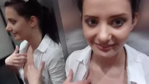 Naked stage Live Nolli
