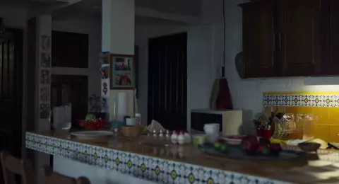 Ana Valeria Becerril Nude - Las hijas de Abril (2017)