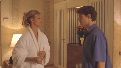 Michelle Hunziker Nude - Voglio stare sotto al letto (1999)