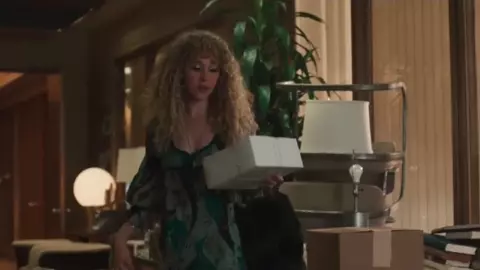 Olivia Wilde, Juno Temple, Emily Tremaine nude - Vinyl S01E05-06 (2016)-2