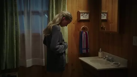 Lexi Atkins nude sexy – Zombeavers (2014)