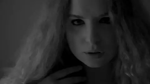 Nude Model -  Mariage