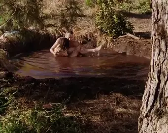 Elizabeth Barondes, Gabriella Hall nude - Full Body Massage (1995)