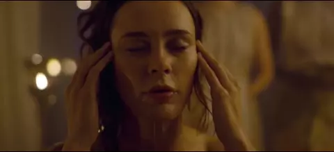 Bella Dayne Nude - Troy Fall Of A City s01e01 (2018)