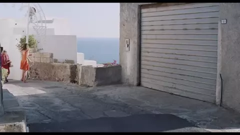 Dakota Johnson nude - A Bigger Splash (2015)