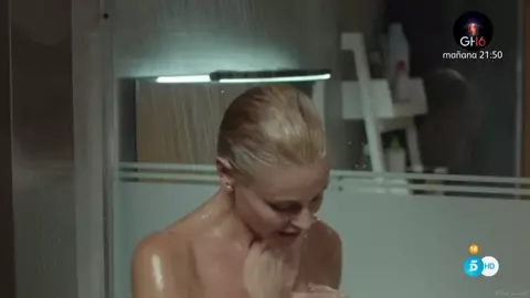 Belen Rueda naked - B&b, de boca en boca S02E01-04 (2015)