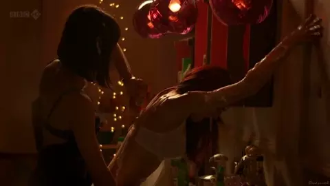 Alana Hood, Anna Skellern, Natasha O’Keeffe, Carlotta Morelli  in Lip Service S02E03 (2012)