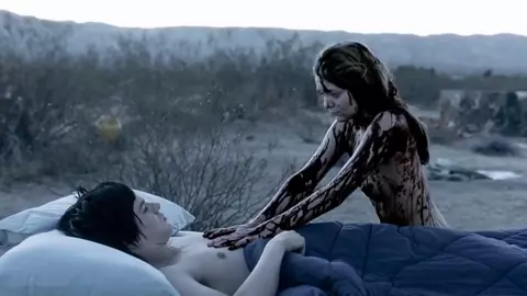 Hanna Hall nude - Happiness Runs (2010)