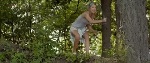 Arielle Kebbel sexy – Answer This (2010)