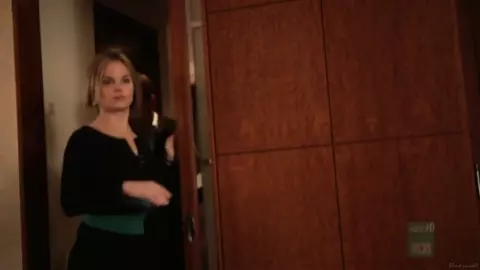 Beth Buchanan nude - Lowdown S01E01 (2010)