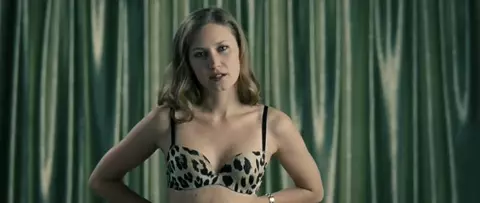 Tereza Srbova Nude - 360 (2011)