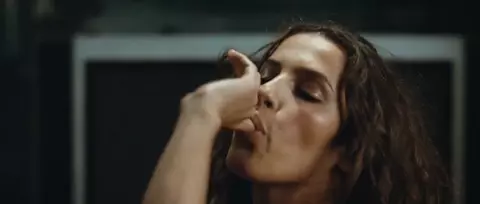 Elisa Tovati Nude - 99 francs (2007)