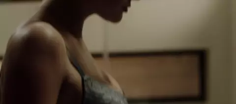 Sarah Dumont Sexy - Serpent (2017)
