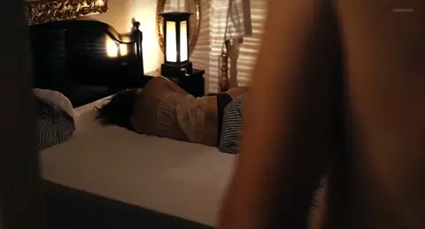 Shelly Levy Nude - Eliten (2015)