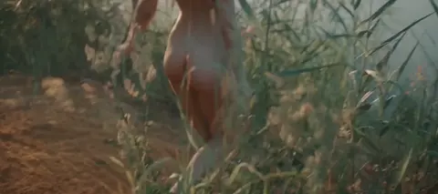 Aglaya Tarasova Nude - Tanki (2018)