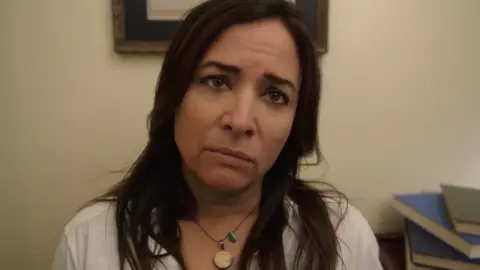 Pamela Adlon Nude - Better Things s02e01 (2017)