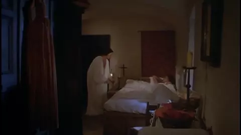Laura Antonelli, Clelia Rondinella Nude - La Venexiana (1986)