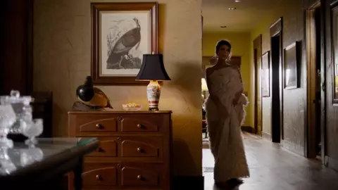 Nathalie Kelley Sexy - Dynasty s01e04 (2017)