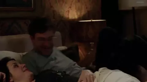 Melanie Lynskey Nude - Togetherness s01e04 (US 2015)