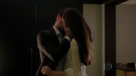 Camila Queiroz, Grazi Massafera Nude - Verdades Secretas (2015) Ep.6.7.8