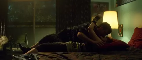 Gwen Hollander Nude - Future Man s01e10 (2017)