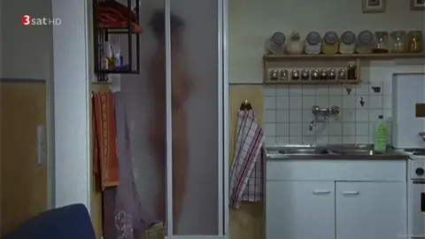 Maria Koestlinger nude - Oben ohne S01E06 (2007)