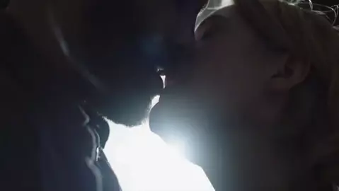 Elisabeth Moss, Yvonne Strahovski - The Handmaid’s Tale s01e05-06 (2017)