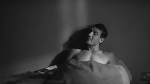 Julia Jentsch Nude - Die Habenichtse (2016)