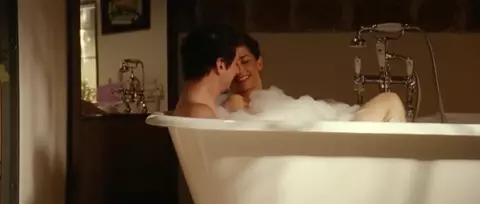 Giulia Michelini Nude - Immaturi (2011)