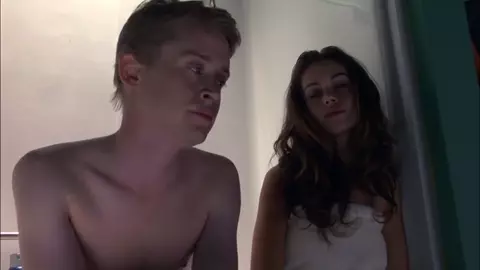 Eliza Dushku, Alexis Dziena Sexy – Sex And Breakfast (2007)