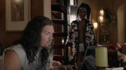 Shanola Hampton, etc Nude - Shameless S05 BR (2015)