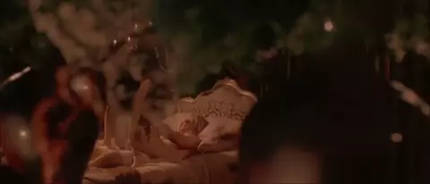 Monica Bellucci Nude - Le pacte des loups (2001)