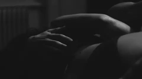 Jessy Moravec Nude - Lasst die Alten sterben (2017)