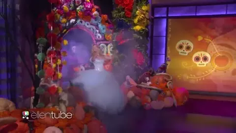 Beth Behrs Sexy - The Wickedly Fun - The Ellen DeGeneres Show 2016