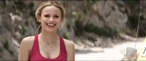 Sarah Dumont, Halston Sage Sexy - Scouts Guide to the Zombie Apocalypse (2015)