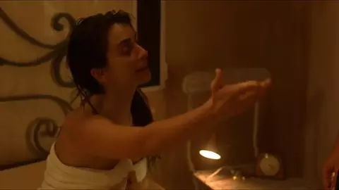 Penélope Cruz Sexy - Vicky Cristina Barcelona (2008)