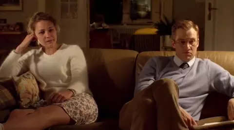 Antje Traue, Luise Heyer - Der Fall Barschel (2015) (Sex, Nude)