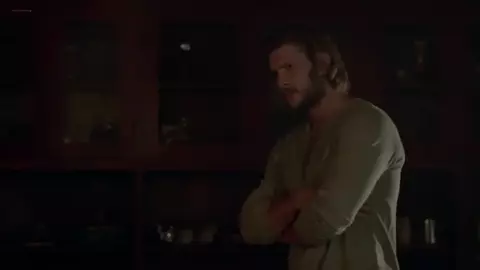Laura Vandervoort Nude - Bitten (2014) s01e09