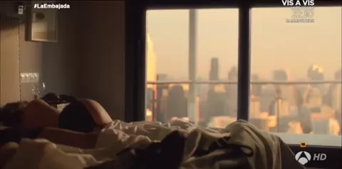 Melanie Olivares Nude - La embajada s01e01 (2016)