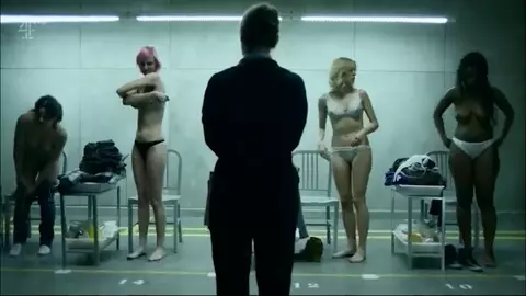Maggie Civantos, Berta Vázquez Nude - Locked Up (2015) s01