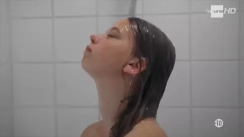 Sophie Breyer, Zoe Fischer Nude - La Treve s01e04 (2016)