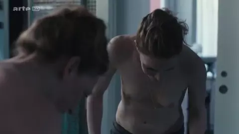 Kate Moran Nude - Cannabis s01e04 (2016)