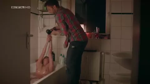 Luise Baehr Nude - Männer! Alles auf Anfang s01e05 (2015)