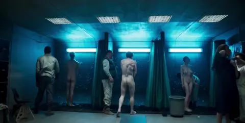 Maureen Sebastian, etc Nude - Oasis s01e01 (2017)