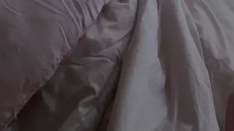 Mila Kunis and Natalie Portman fuck in the bedroom in drama movie Black Swan (2010)