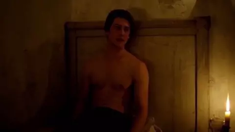 Emma Stone gets in bed to man and grabs cock to make him cum with hand in The Favourite