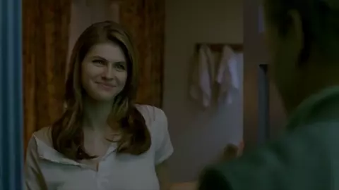 Alexandra Daddario welcomes BDSM lover and handcuffs him before bonking in True Detective