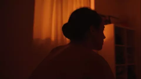 Man fucks petite actress Margaret Qualley in music video Love Me Like You Hate Me